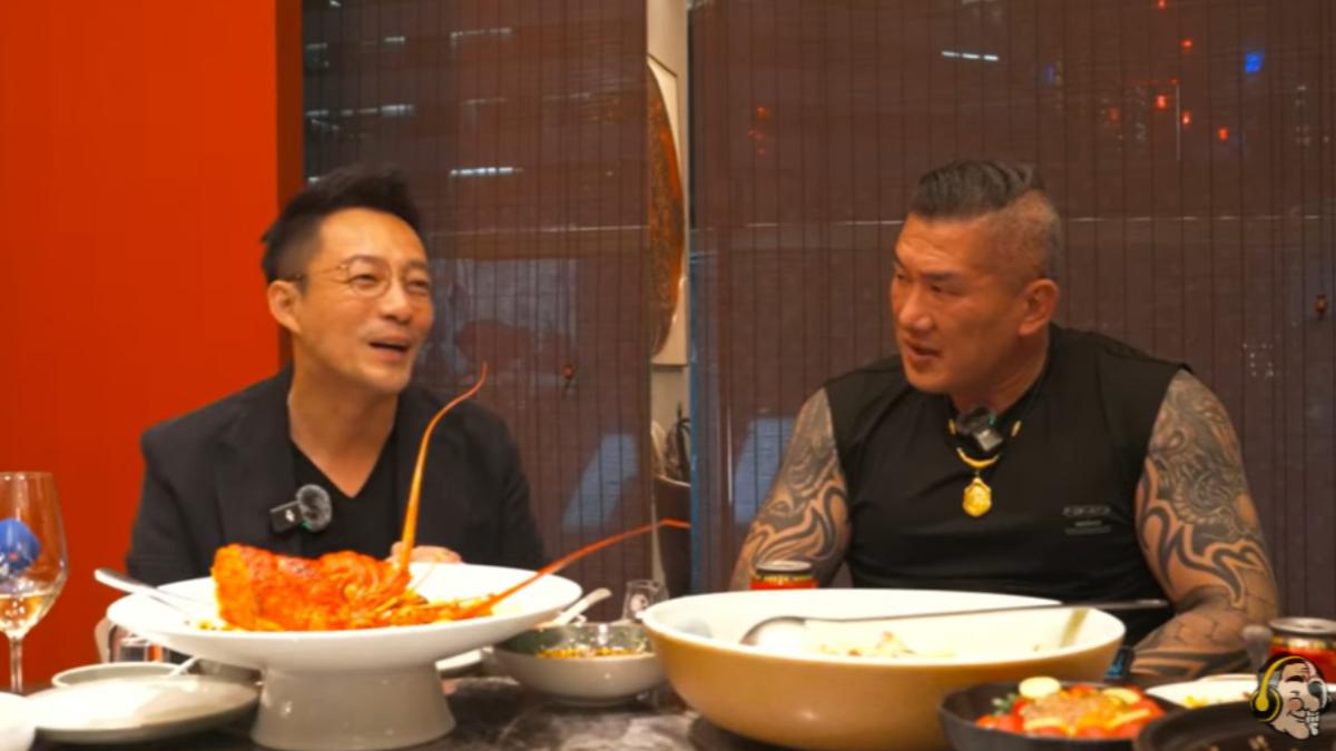 汪小菲招待館長到自家餐廳用餐。（圖／翻攝自館長惡名昭彰YouTube）