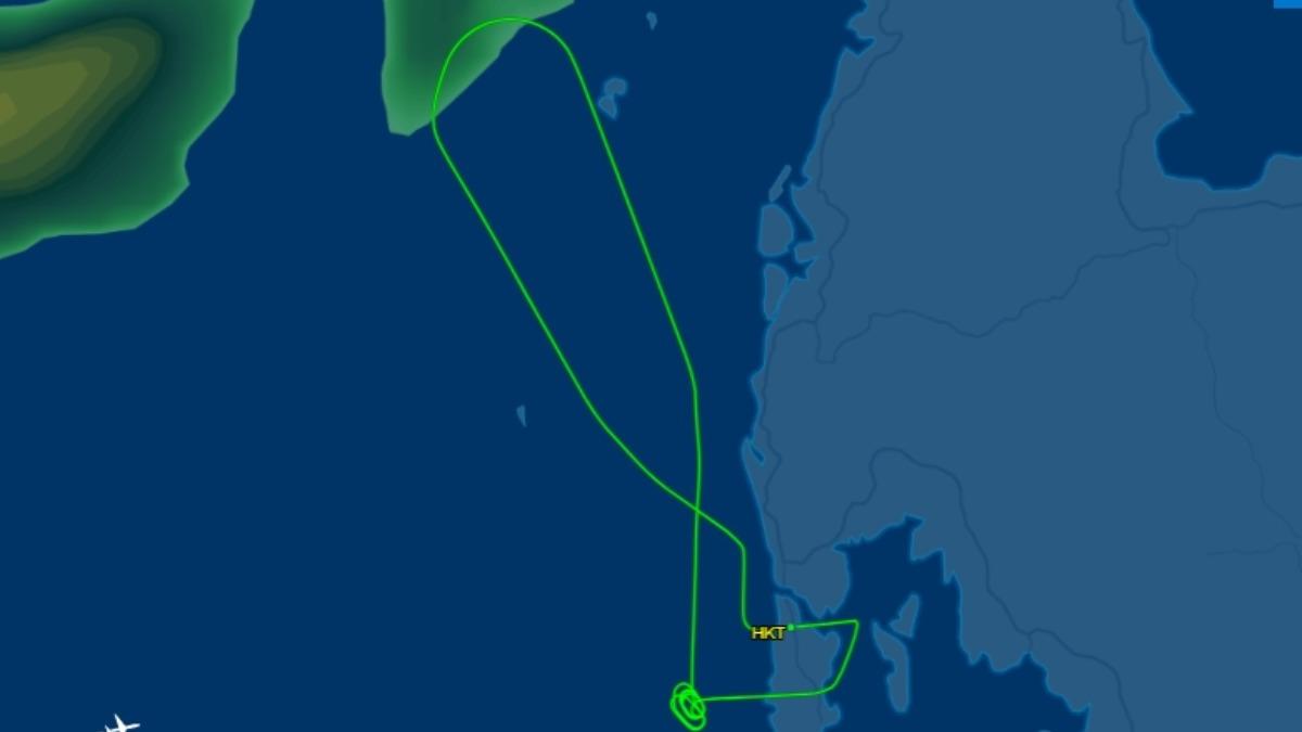 航班編號為AI379繞了一圈後又回到普吉島。（圖／翻攝flightware）