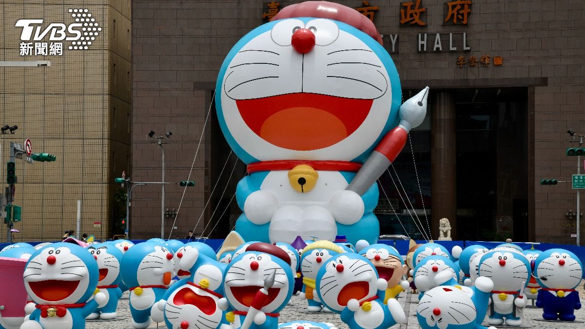 圖輯／哆啦A夢快閃信義區　巨型小叮噹、人偶秀互動
