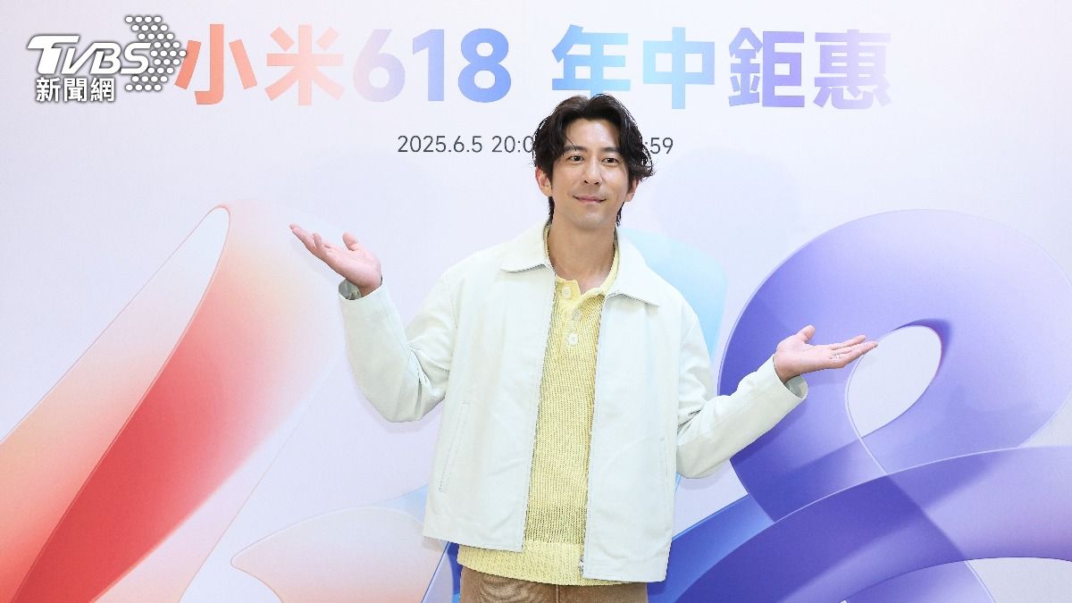 修杰楷挑選科技產品燃脂。（圖／張哲鳴攝）