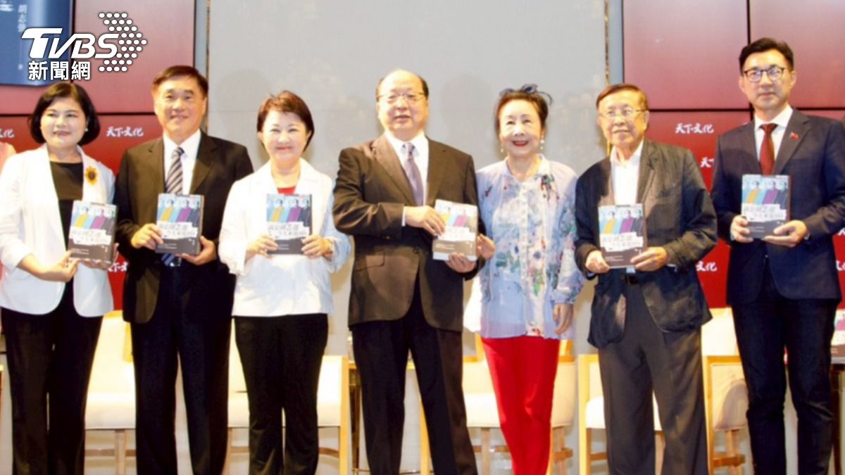 許多大咖到場支持胡志強的新書。（圖／TVBS）