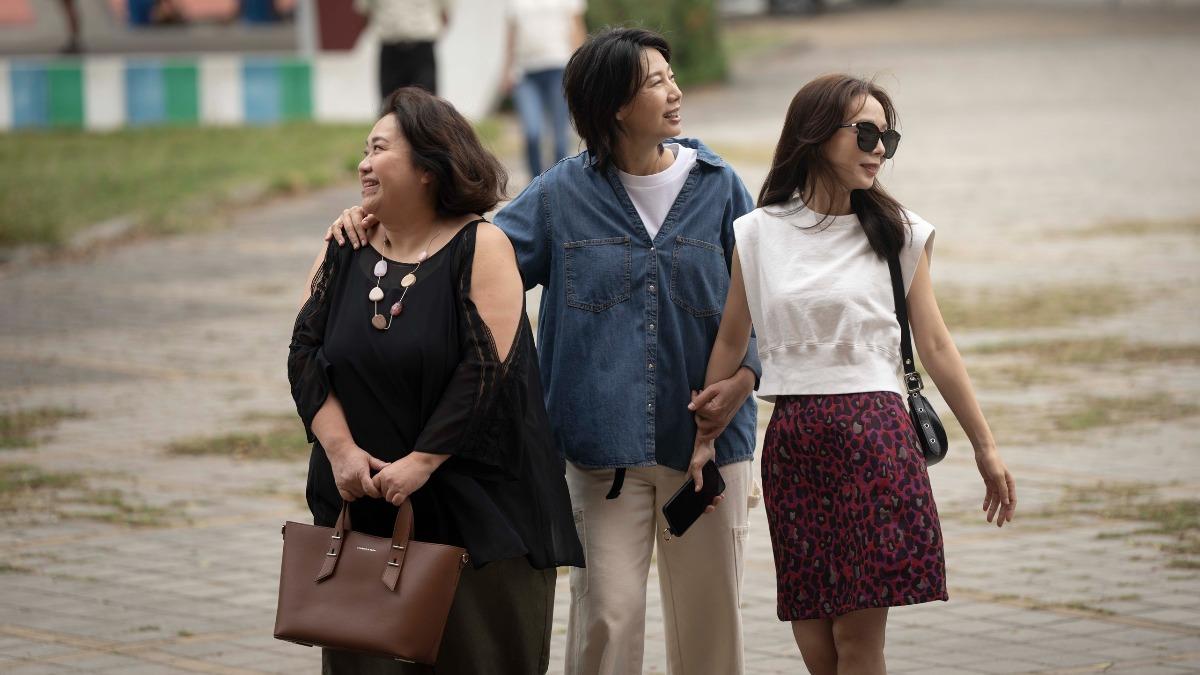 鍾欣凌（左起）、丁寧、孫淑媚對話讓人笑出眼淚。（圖／公視台語台、華視提供）