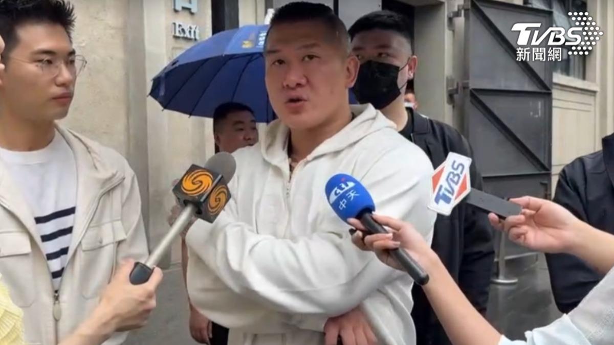 館長呼籲「我們是同胞」、「自己人不打自己人」遭大陸網友狂吐槽。（圖／TVBS資料畫面）