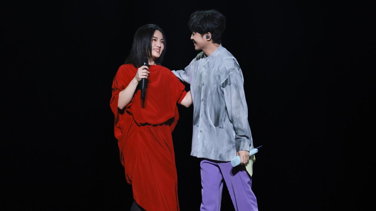 徐佳瑩替吳青峰準備驚喜，笑說不會虧待好友。（圖／亞神音樂提供）