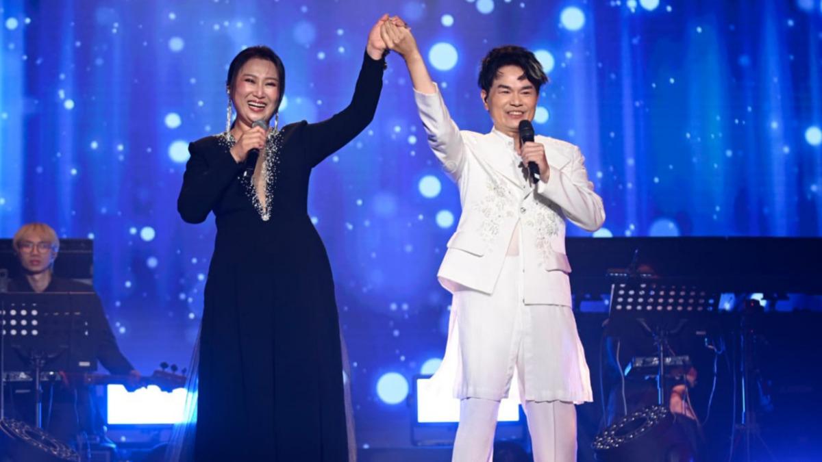 王瑞霞和李明洋對唱。（圖／王瑞霞提供）