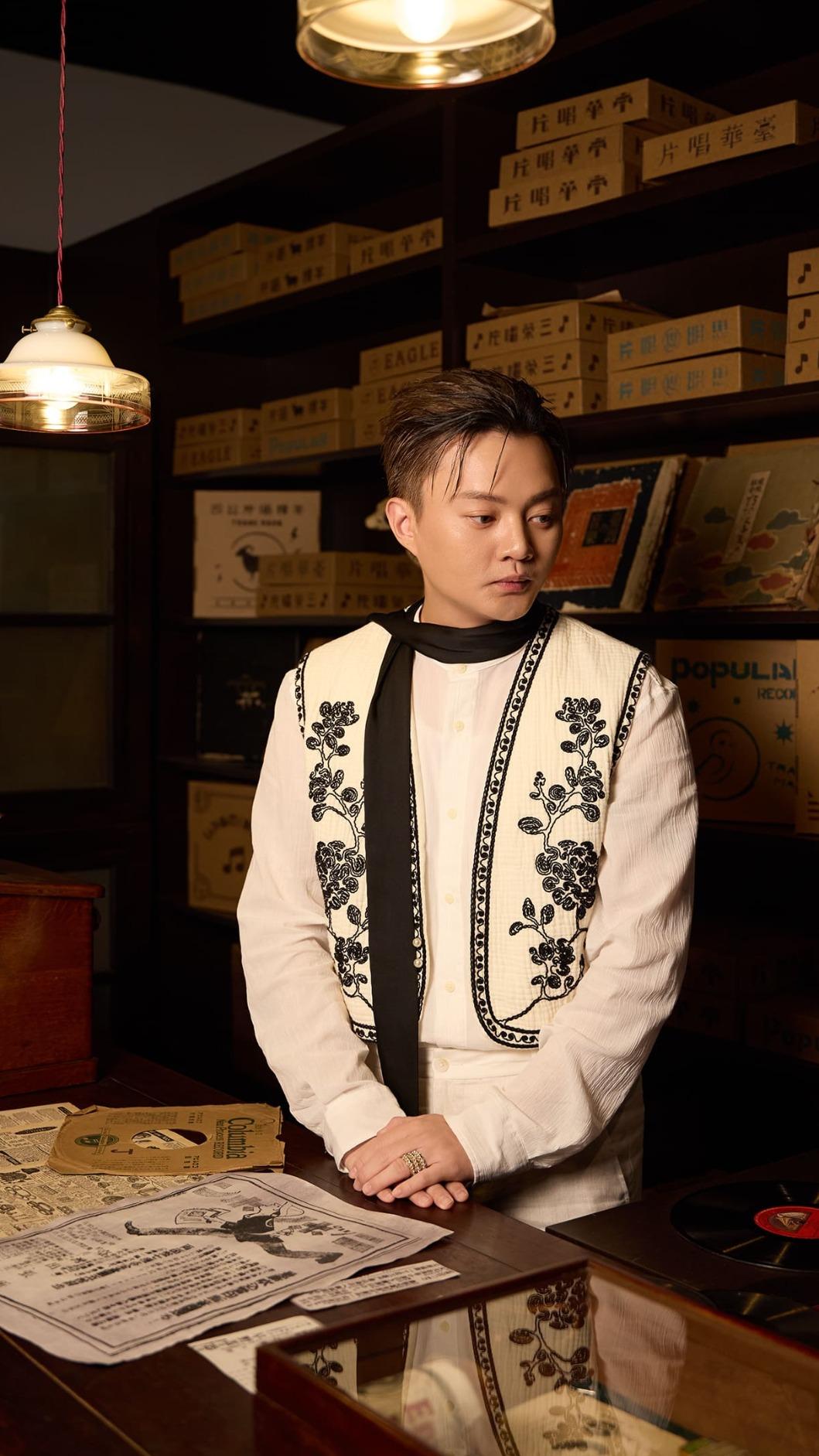 許富凱近日感冒傳染給媽媽。（圖／寬宏藝術提供）