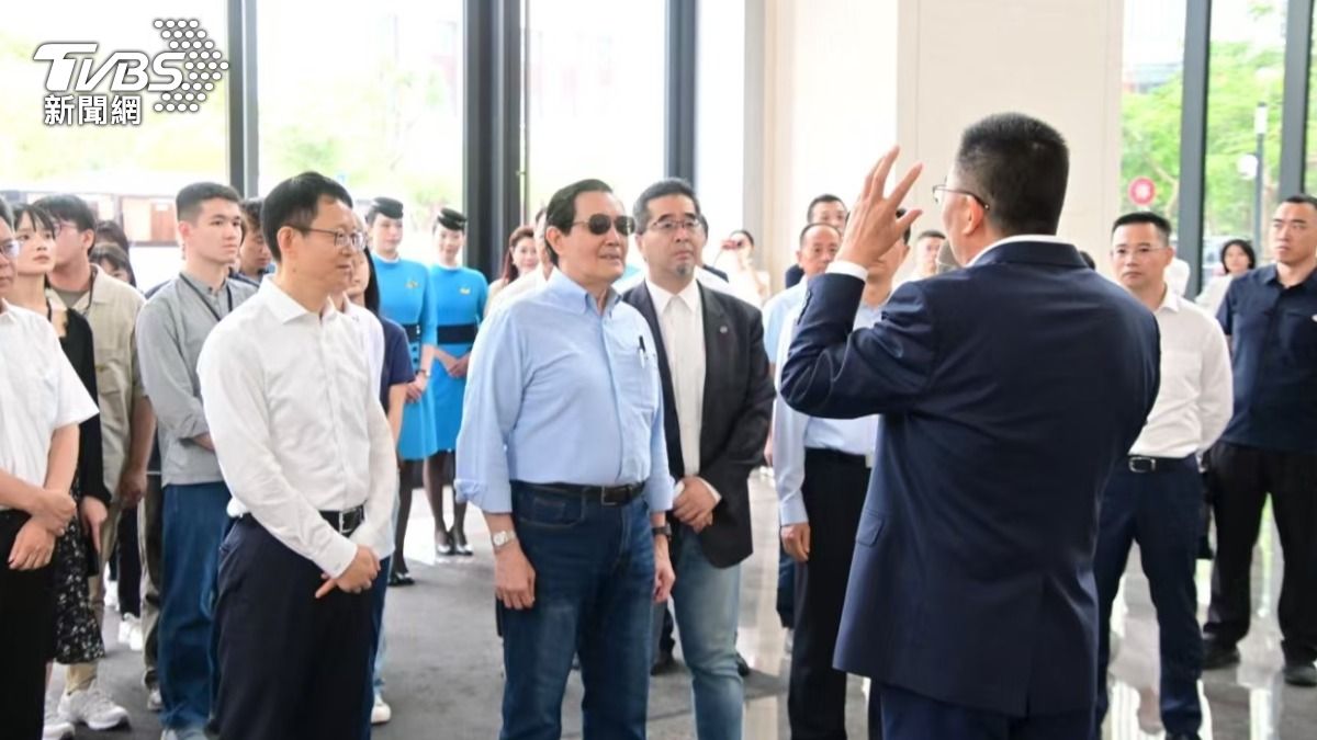 前總統馬英九今（16）日參訪廈門航空公司。（圖／讀者提供）