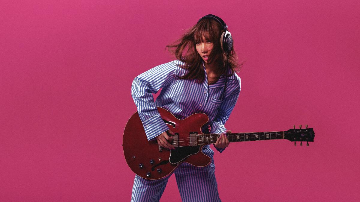 Karencici在16歲獨自來台闖蕩音樂圈。（圖／華納音樂、Boots n’ Cats Records提供）