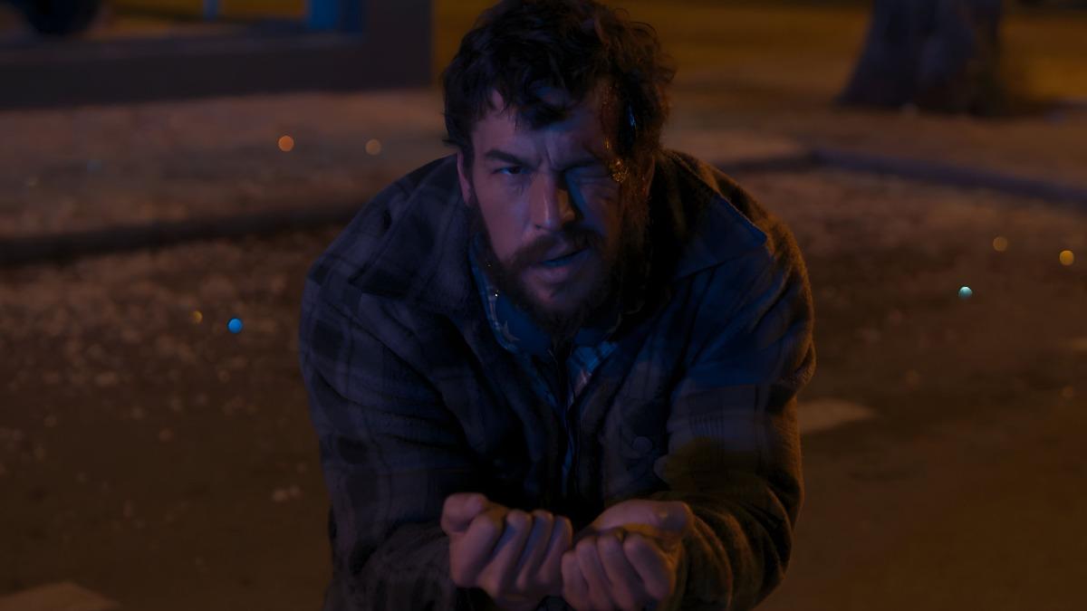 馬里奧卡薩斯飾演渴望被囚禁的男主角。（圖／原創娛樂提供）