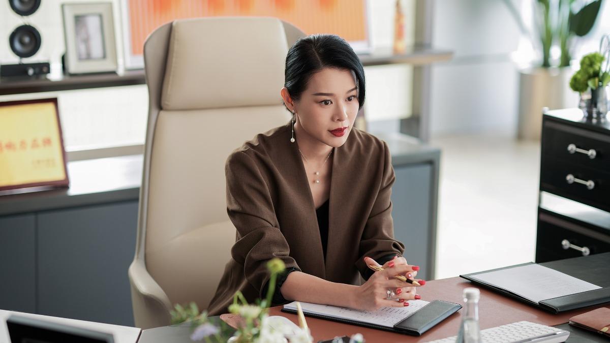 胡杏兒飾演最美小三「邱麗蘇」。（圖／愛爾達電視提供）