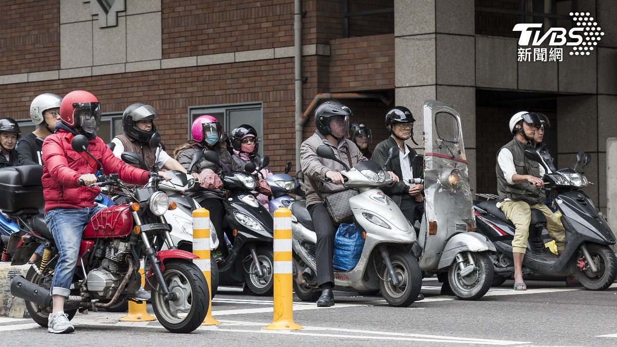 機車族領錢了！「補助最高6萬」一次入帳　申請資格、方式一次看