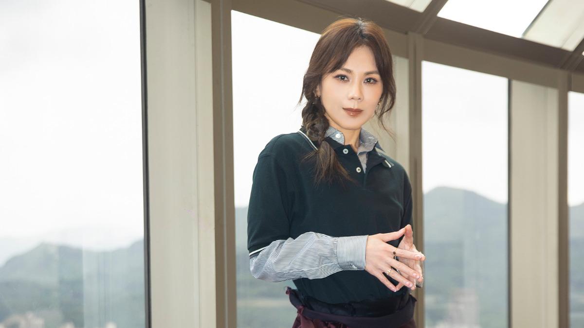 蔡健雅14年來都在和憂鬱情緒對抗，如今學會與之共存。（圖／亞神音樂提供）