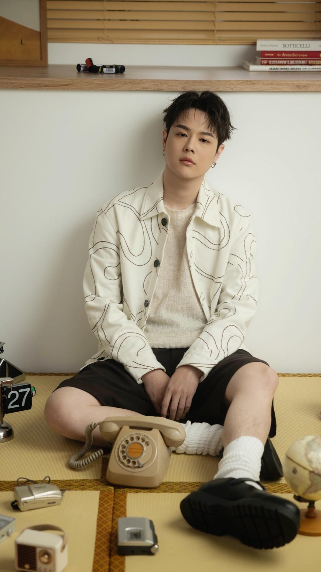 郭家瑋坐雲霄飛車差點崩潰。(圖/杰思國際娛樂提供)