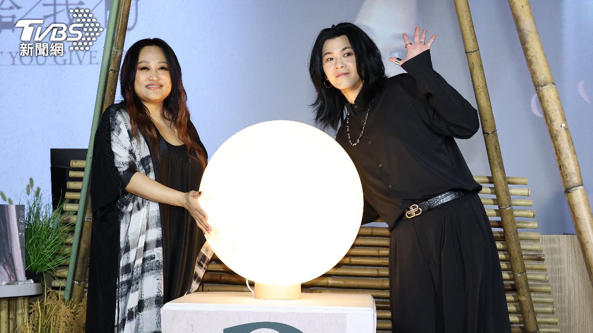 聖皓特地送上「麋你月亮」，希望家家創作靈感大爆發。（圖／張哲鳴攝）