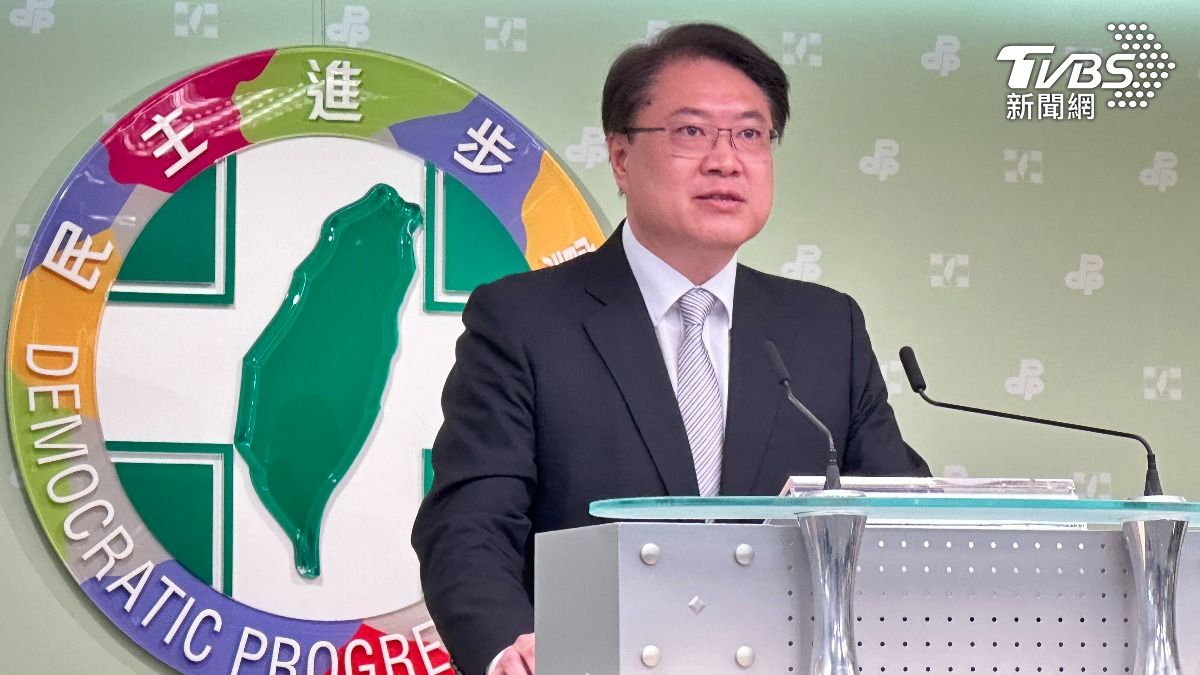 面對大罷免後就要辭職投入新北市長的傳言,林右昌回應「想太多」。(圖/潘袁詩羽攝)