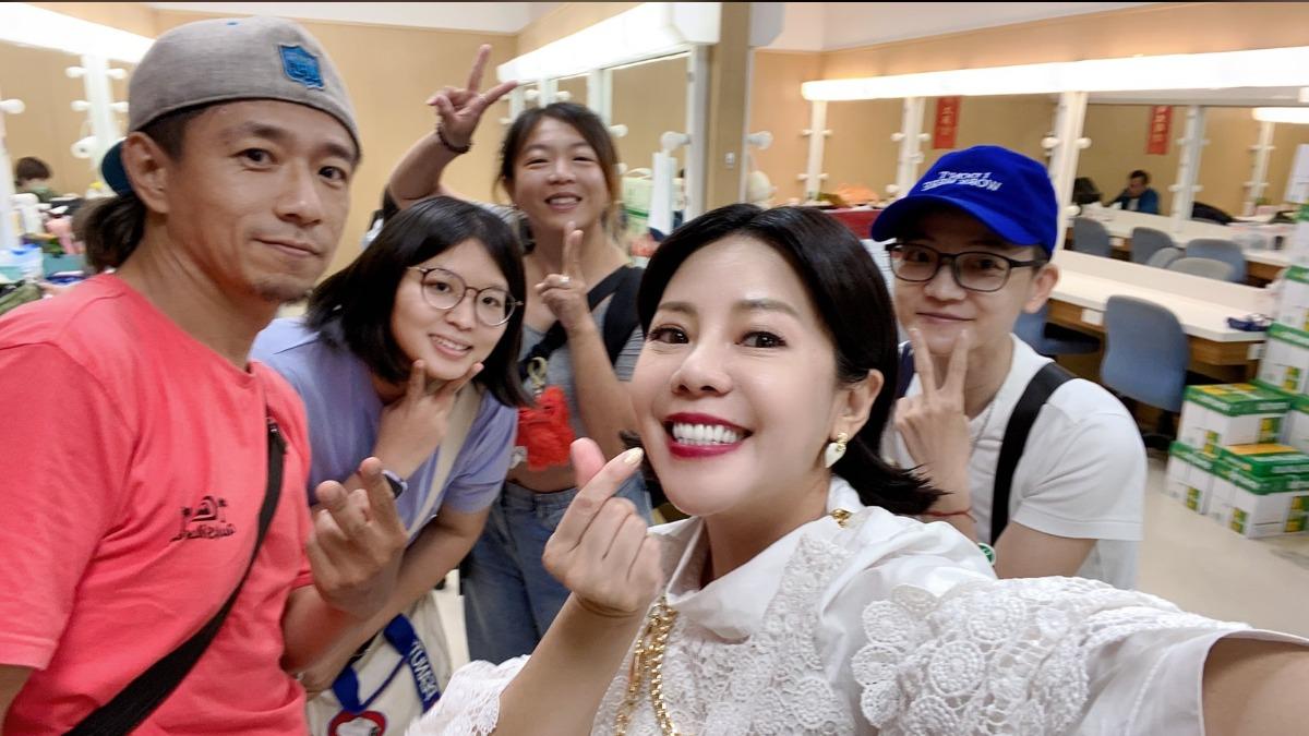 錦雯感謝粉絲一路支持。（圖／民視提供）