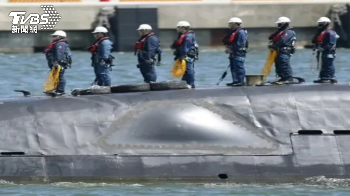 國造潛艦「海鯤號」故障!阿兵哥「拚命搖轉」操舵 沒力就換下一位