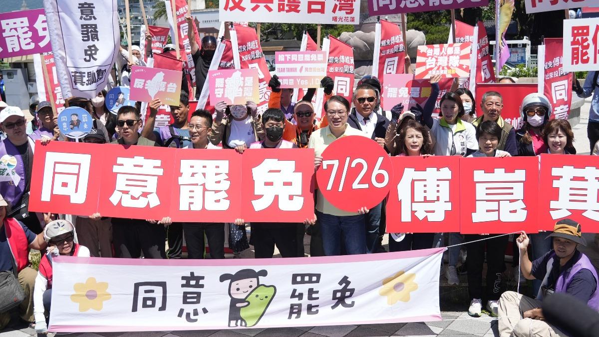 民進黨秘書長林右昌親自前往花蓮率隊挺罷免。（圖／微光花蓮提供）