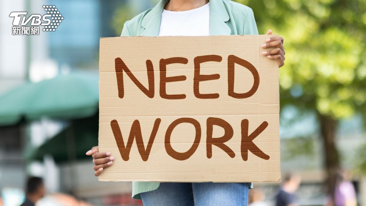 美國許多大學生陷入「畢業即失業」的窘境。（示意圖／達志影像shutterstock）