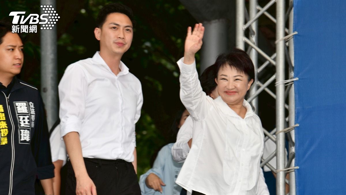 台中市長盧秀燕率領多位立委怒批賴清德惡鬥在野黨。(圖／胡瑞麒攝)