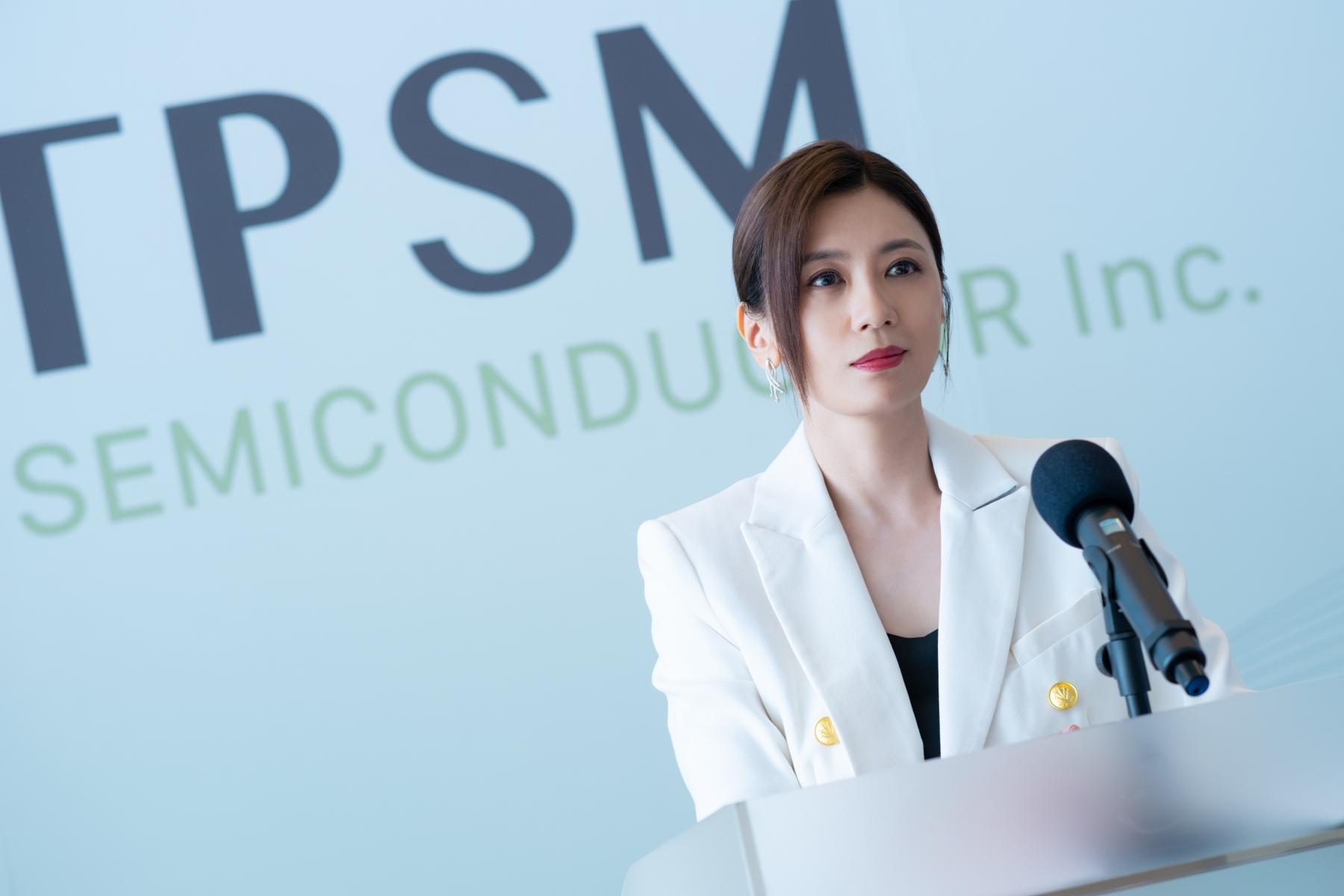 賈靜雯飾演曾經陷害阿部寬的企業高層。(圖/Jazz Film提供)