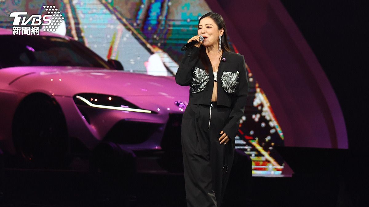 丁噹表演服裝別具巧思，更預告小巨蛋演唱會尺度更大。（圖／張哲鳴攝）