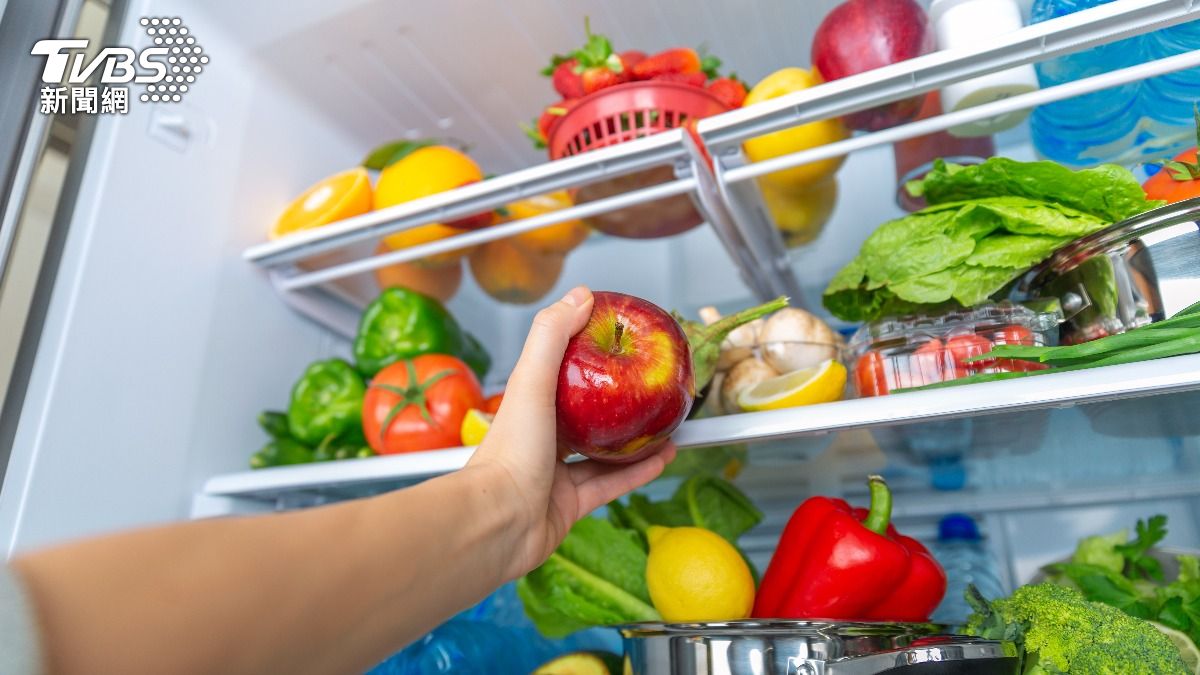 美國環境工作組織公布12種最骯髒蔬果。（示意圖／shutterstock達志影像） 