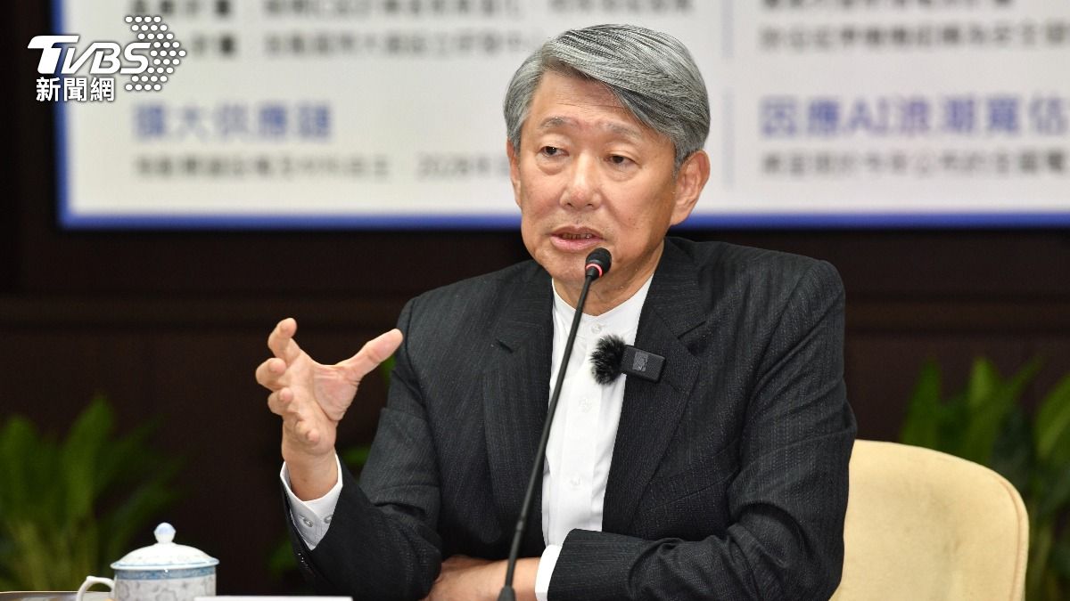 伊朗國會批准封鎖荷姆茲海峽，經濟部長郭智輝認為原油價格一定會上漲。（圖／TVBS）
