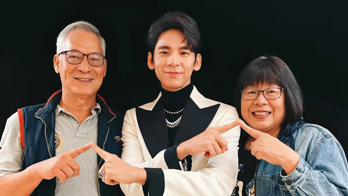 林柏宏（中）因父親（左）的債務問題，罵父親是流浪狗。（圖／翻攝林柏宏臉書）