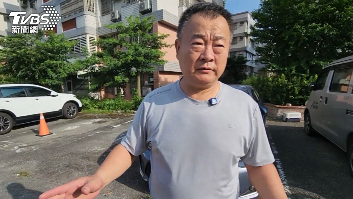 社區鄰長已與狗飼主溝通多年，不過仍然沒有改善。（圖／TVBS）