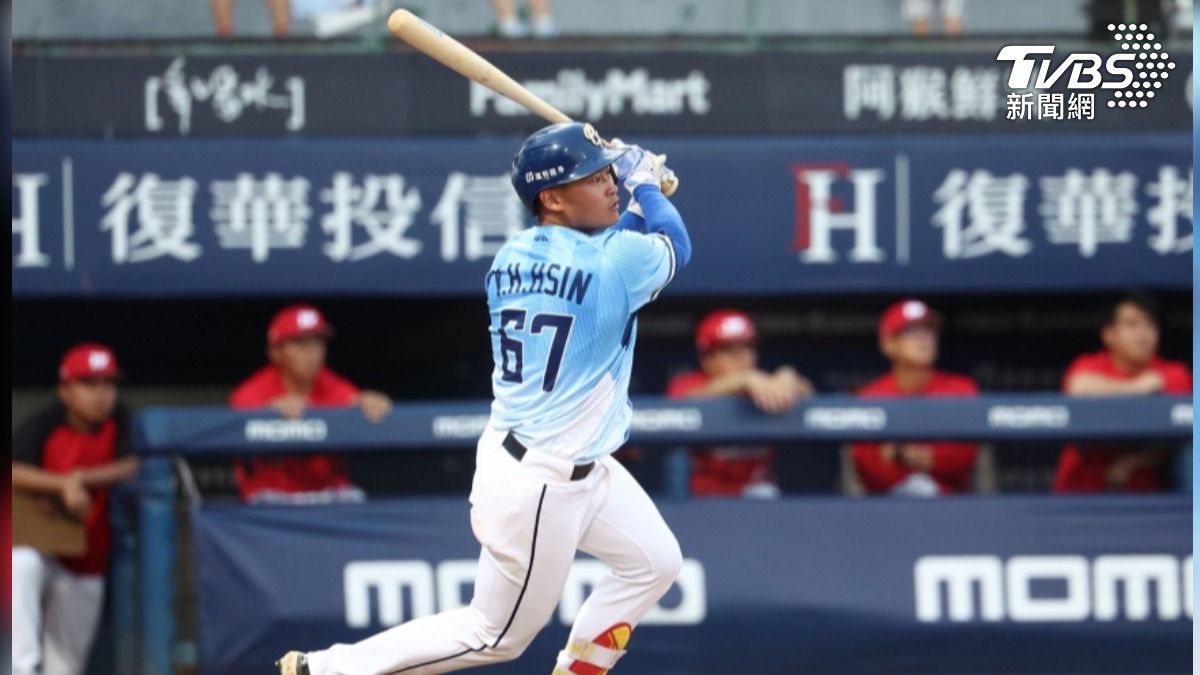 辛元旭骨折動刀需要休養6至8週。（圖／富邦悍將提供）