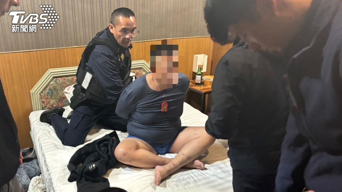 郭男狠心刺殺勒斃母親、毀屍滅跡，事後遭逮。（圖／TVBS）