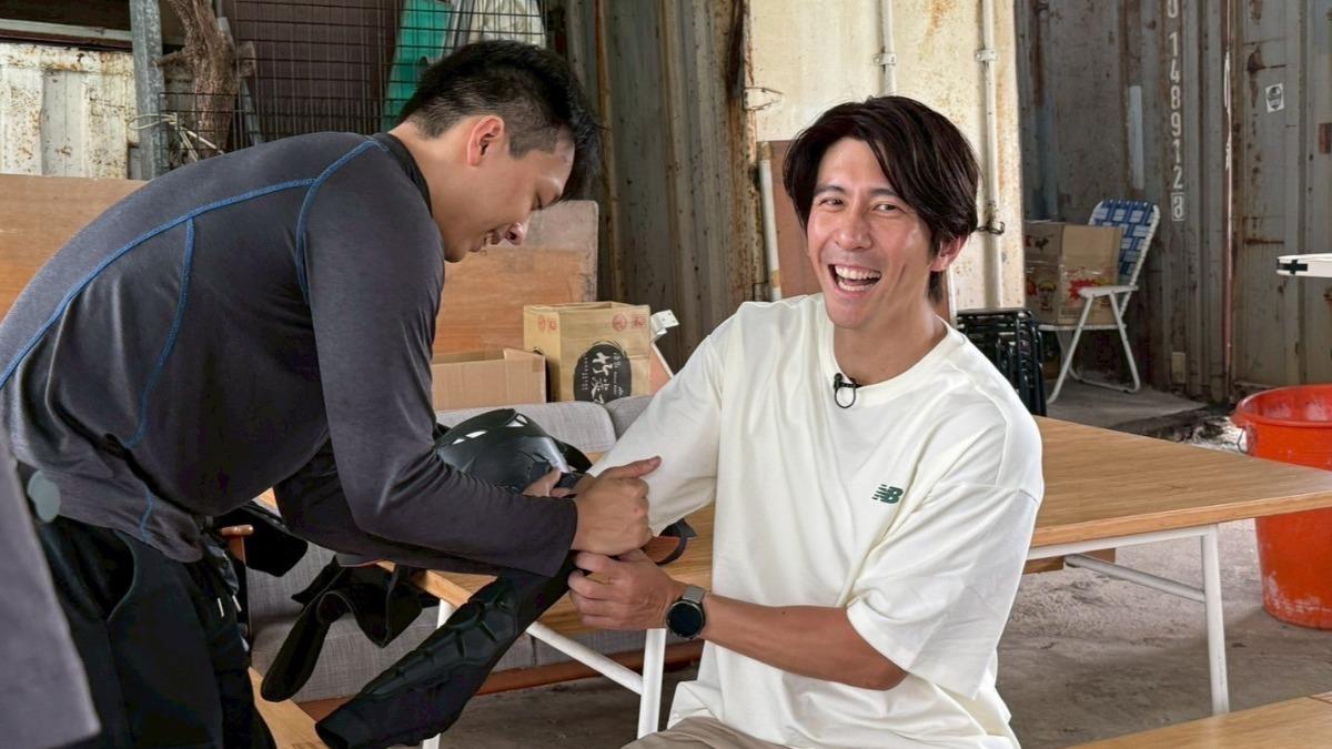 修杰楷帶觀眾一窺拍攝幕後辛苦面。（圖／《修TIME》提供）