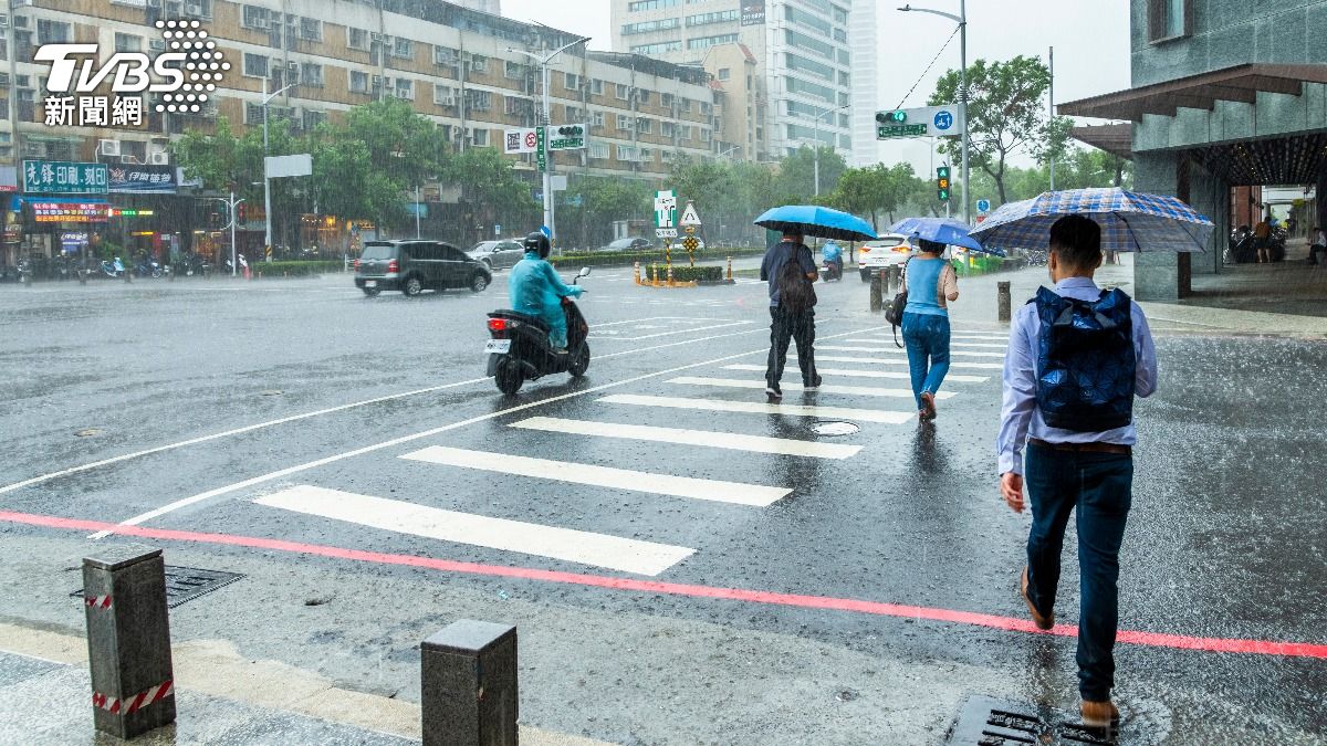 天氣／12縣市豪大雨特報！雨區擴大「4地區紅色警戒」