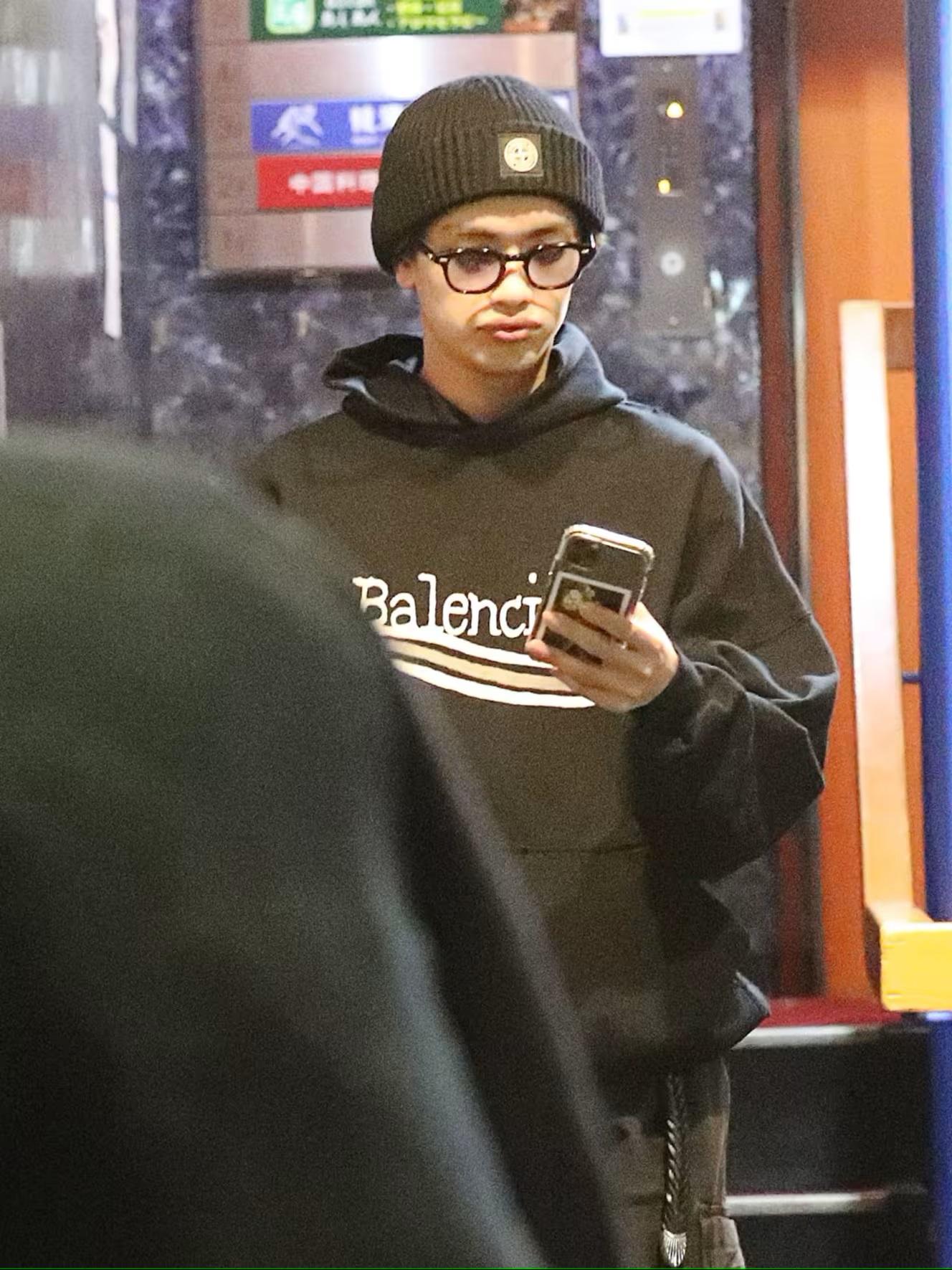 「浪花男子」高橋恭平也曾被拍在此夜遊。（圖／翻攝自FRIDAY）