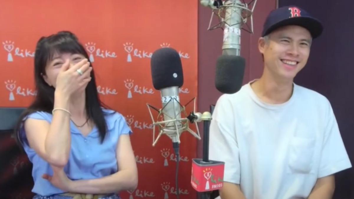 高嘉瑜訪問演員吳定謙，還一起唱歌。（圖／翻攝自「中廣流行網」YT）