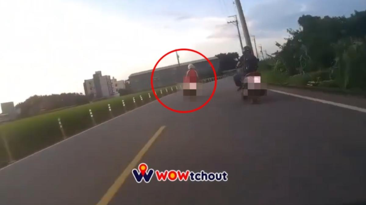 高中生雙載超車自撞電線桿，傷重搶救不治。（翻攝自 WoWtchout - 地圖型行車影像分享平台）