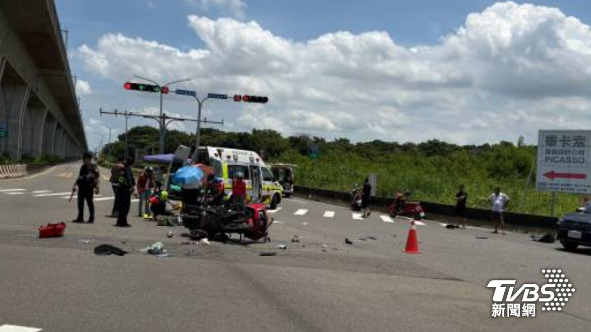 傷重的楊女送往成大醫院診治。（圖／TVBS）