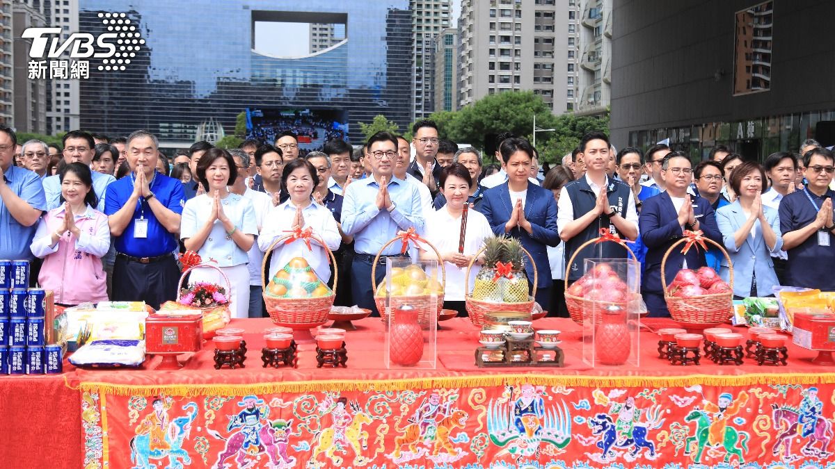 開工典禮現場近千人齊聚。(圖/TVBS)