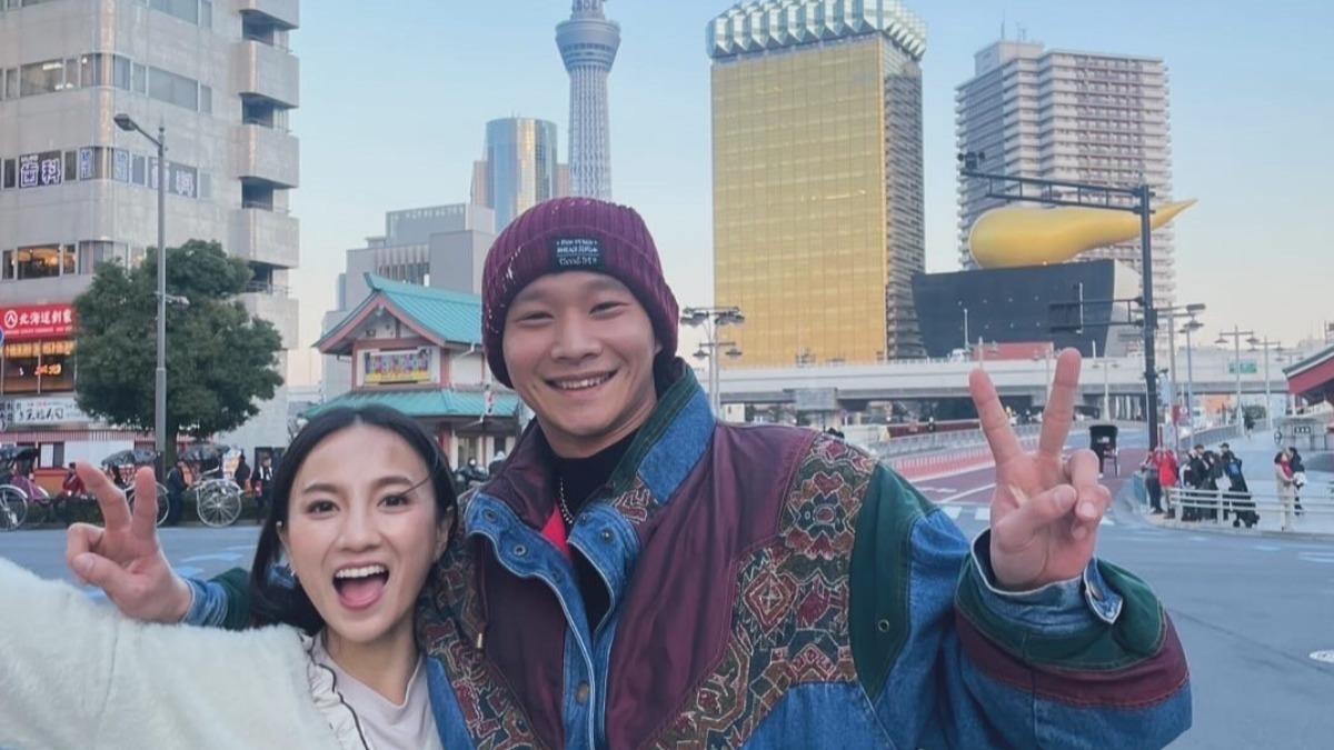 黃冠智（右）和張寗一起在日本東京排練。（圖／影一製作所提供）