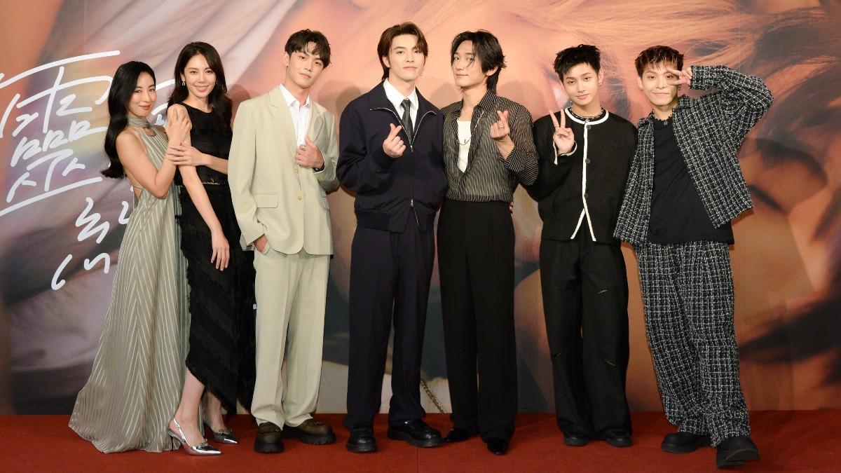 大久保麻梨子（左起）、廖奕琁、邱勝揚、范麒智、王智騫、李定、洪暐出席《靈魂約定》首映會。（圖／三立提供）