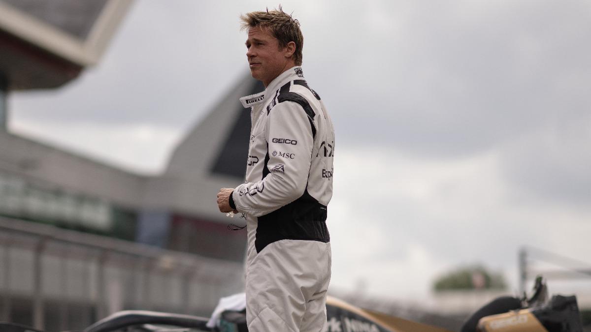 布萊德彼特在《F1電影》狂飆上陣。(圖/華納兄弟影業提供)