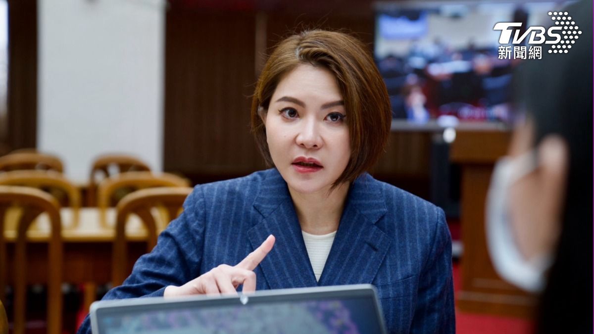 國民黨立委陳菁徽爆料，美濃出現大峽谷原因在經濟部（圖／陳菁徽辦公室提供）