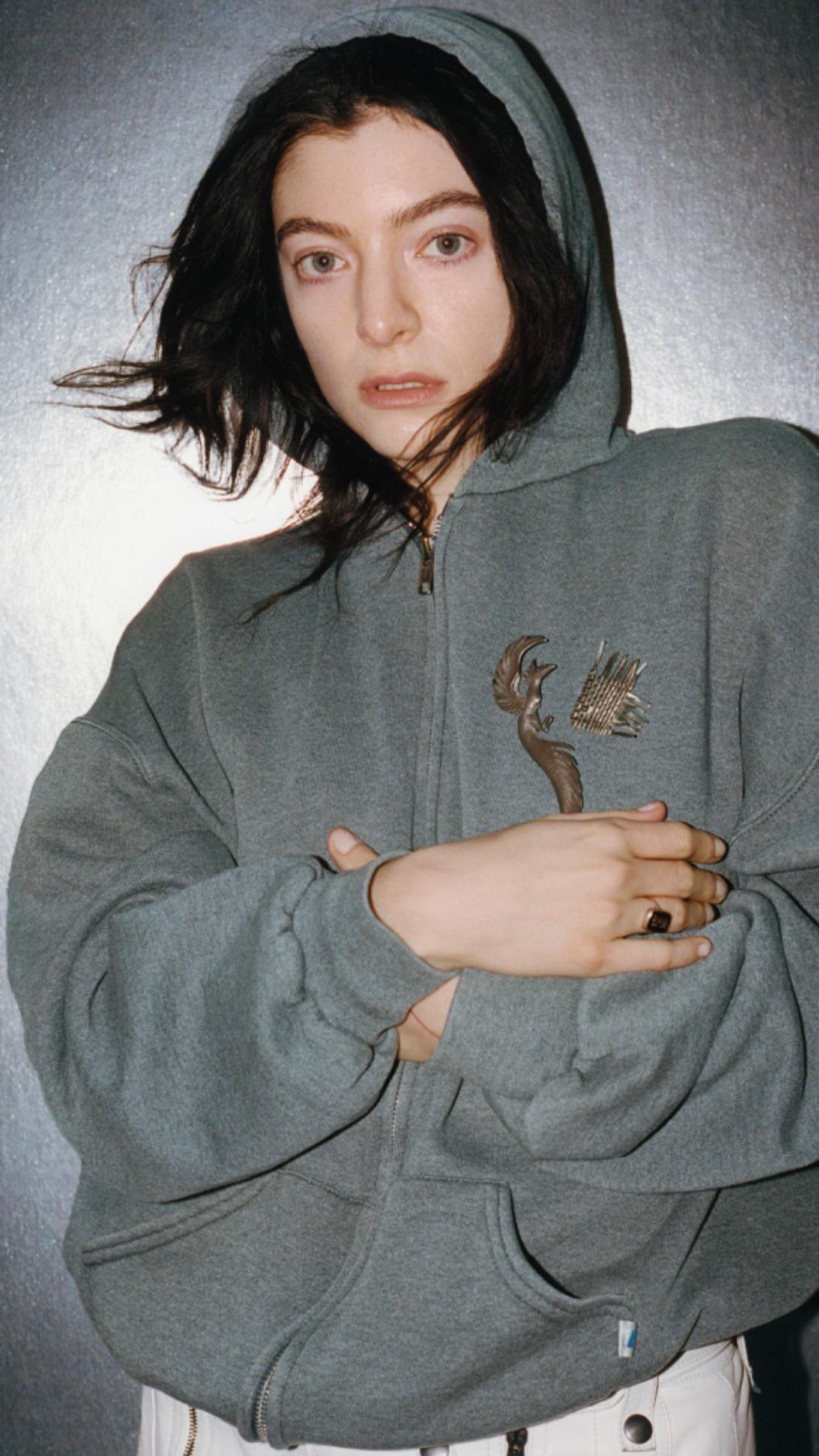 蘿兒透過音樂赤裸記錄自己女性特質。(圖/環球音樂提供)