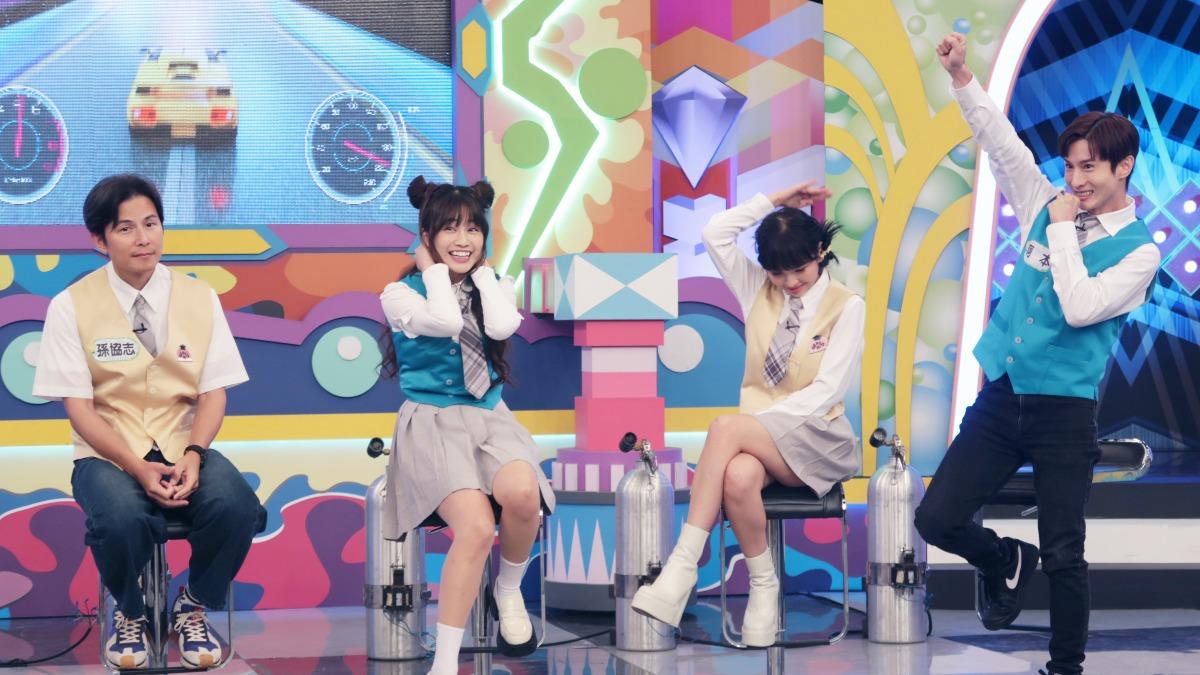 孫協志(左起)、陳伊、徐凱希、阿本。(圖/華視提供)