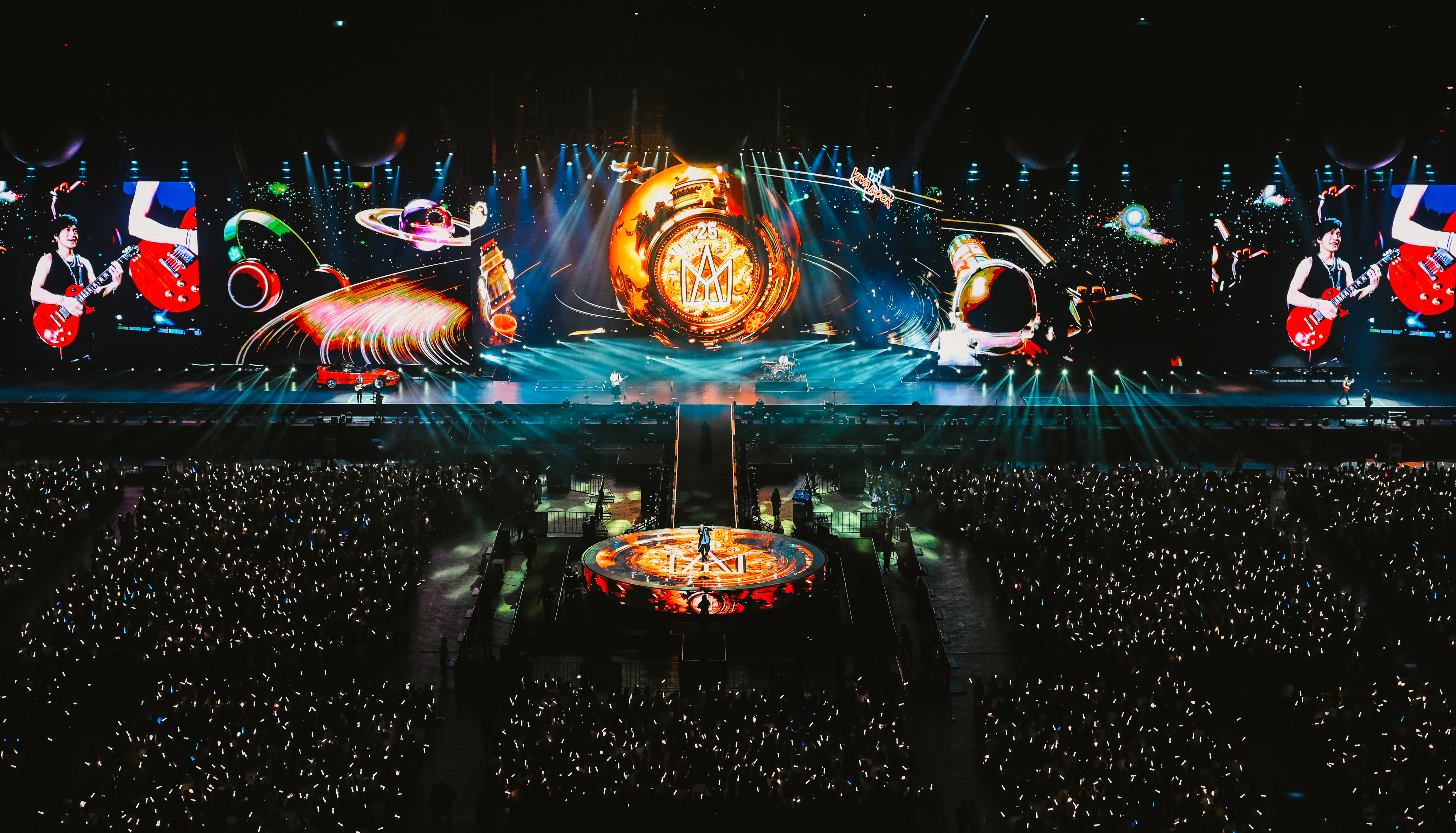 五月天大巨蛋舞台設計相當華麗。（圖／相信音樂提供）