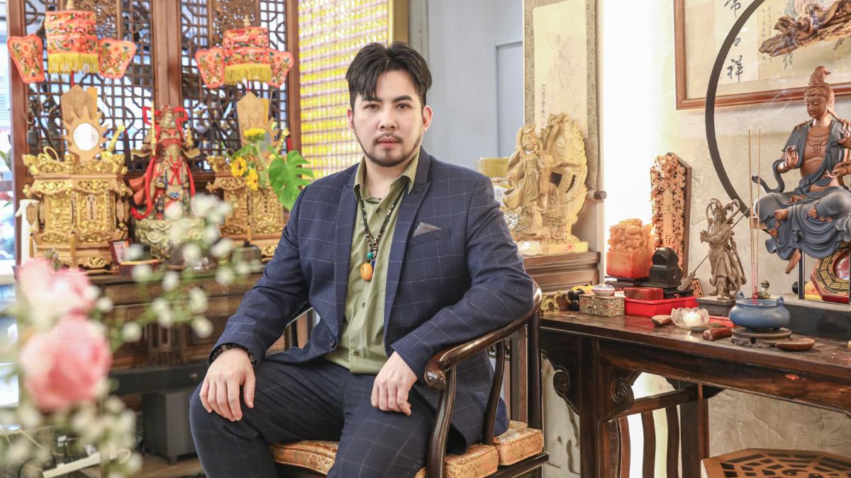 命理師阿谷老師。(圖/秦芸殿提供)