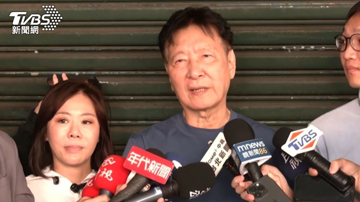 距離大罷免投票剩下不到一個月的時間,前中廣董事長趙少康今(28)日陪同國民黨台北市內湖、南港區立委李彥秀掃街。(圖/TVBS)