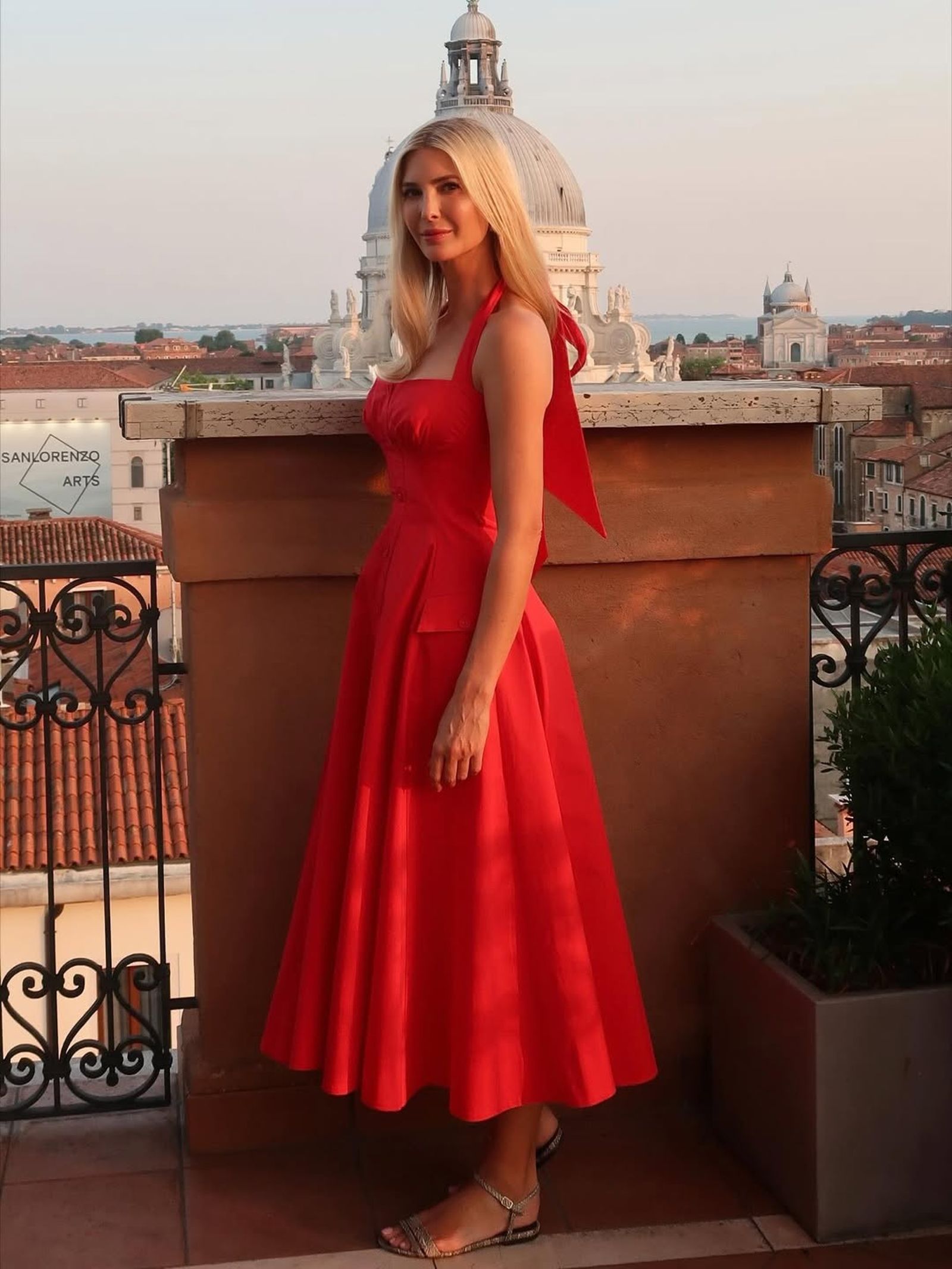 򿨴House of CBɫװ֡ ivankatrump IG