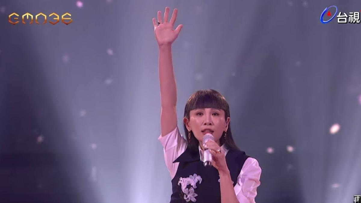 魏如萱深情演唱。（圖／翻攝台視）